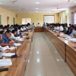 जिला पंचायत सीईओ बर्मन ने की बरमकेला क्षेत्र के पंचायत कार्यों की समीक्षा…आवास व वीबी जीरामजी कार्यों में तेजी लाने के निर्देश…