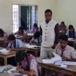 12वीं बोर्ड परीक्षा केंद्रों पर कलेक्टर की सख्त निगरानी…डॉ. संजय कन्नौजे ने लिया व्यवस्थाओं का जायजा, निष्पक्ष परीक्षा के दिए निर्देश…