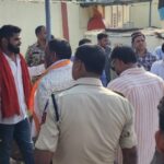 सारंगढ़ अस्पताल में शुरू हुई अनोखी ‘छिपकली थेरेपी’, एक बीमारी लेकर आइए, दो मुफ्त लेकर जाइए! पीलिया से जूझते सारंगढ़ मे अनोखा कारनामा..स्वास्थ्य मंत्री जी ध्यान दें…