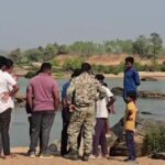 छत्तीसगढ़ में SBI कैशियर की नदी में डूबकर मौत, बैंक मैनेजर समेत 2 को बचाया…